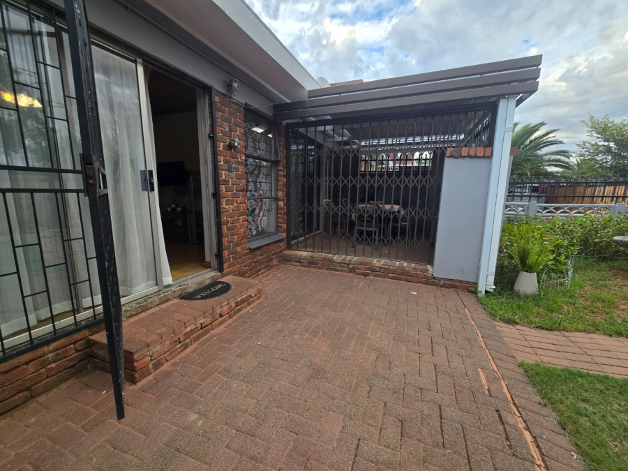 2 Bedroom Property for Sale in Pellissier Free State